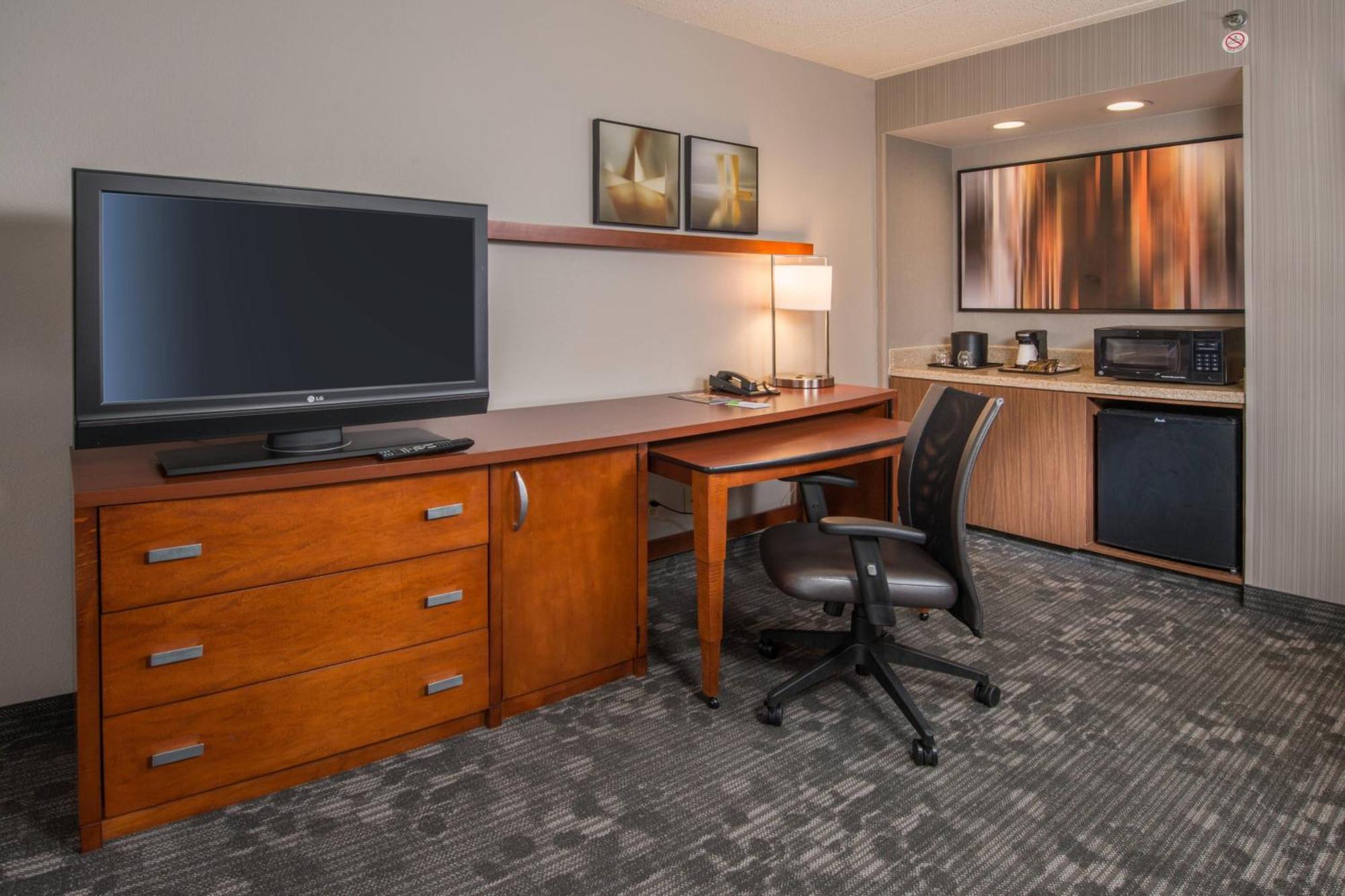 Courtyard By Marriott Fairfax Fair Oaks Otel Dış mekan fotoğraf