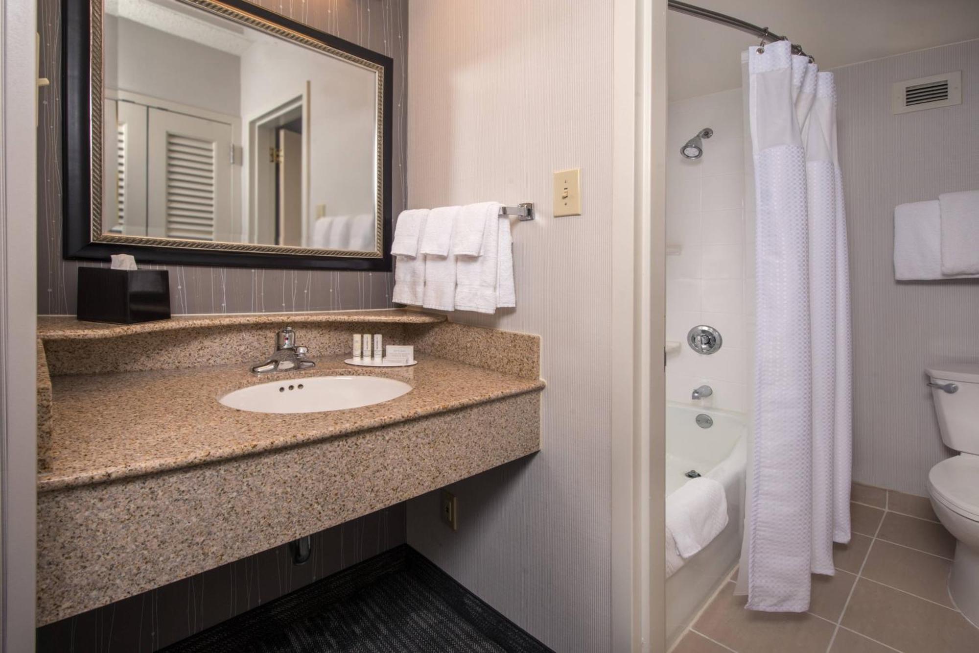 Courtyard By Marriott Fairfax Fair Oaks Otel Dış mekan fotoğraf