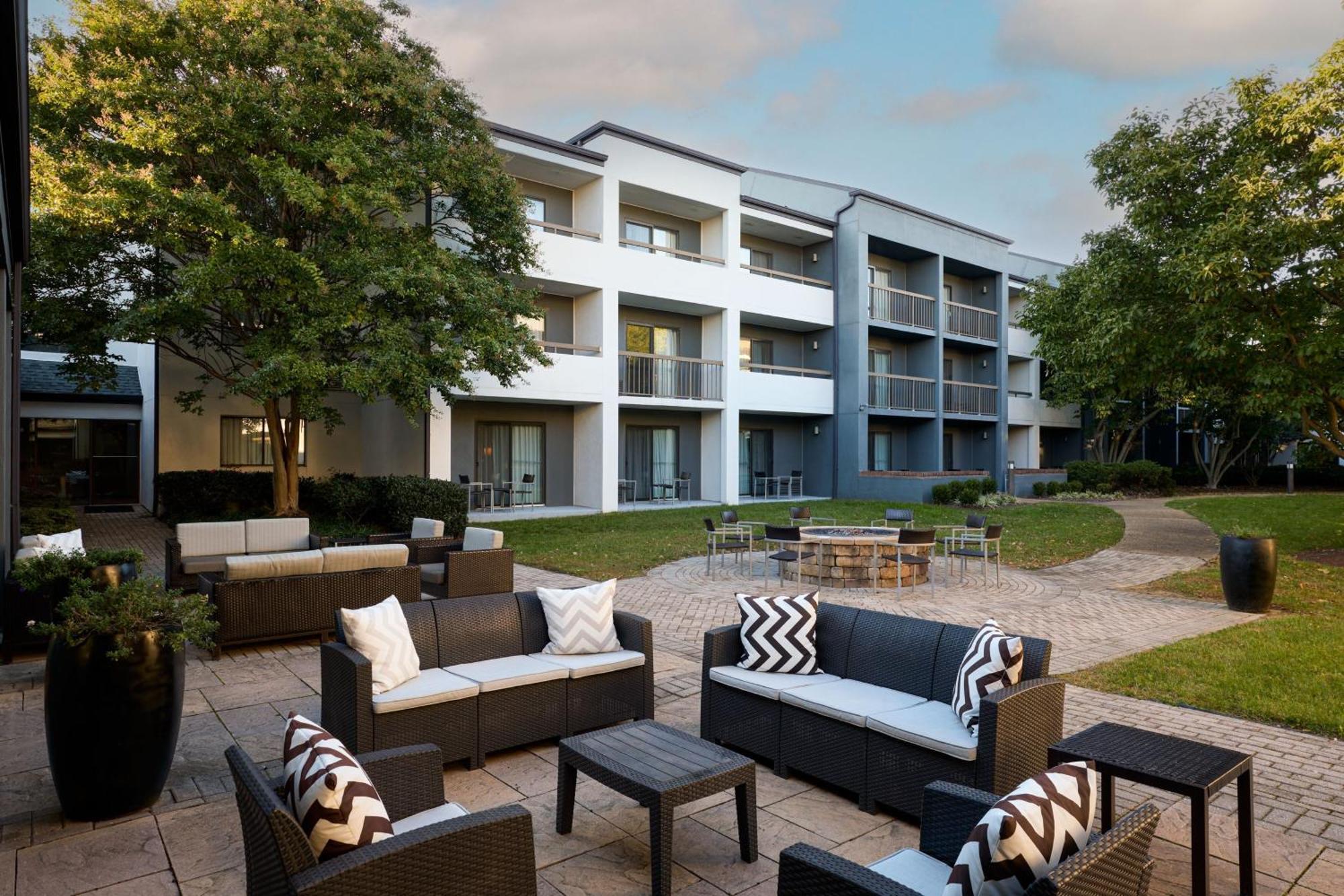 Courtyard By Marriott Fairfax Fair Oaks Otel Dış mekan fotoğraf